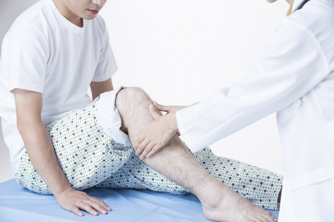 반월상 연골 파열, 무릎 관절염 되기 쉬워…무릎 건강 주의해야