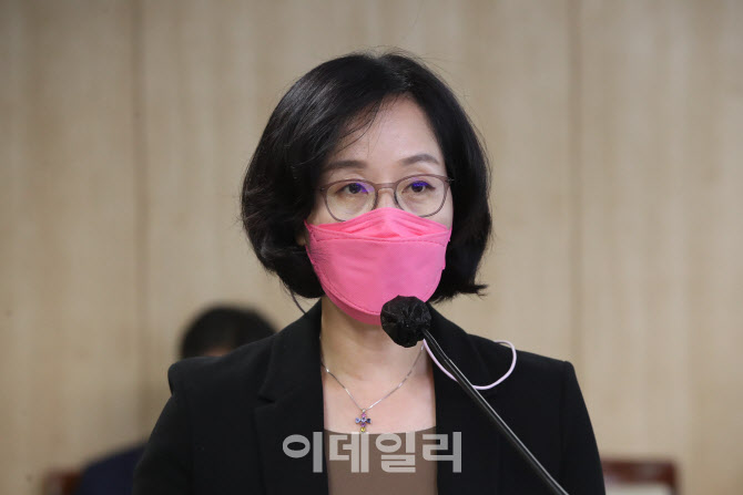 [포토]인사청문회에서 발언하는 김현아 후보자