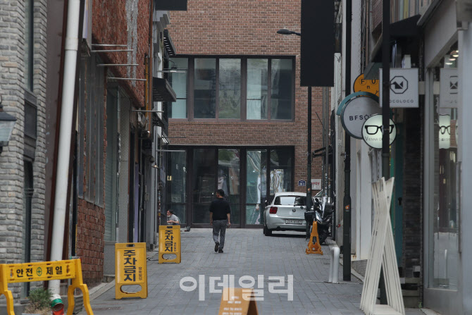 [포토]절반 이상에 육박하는 명동 상가 공실률