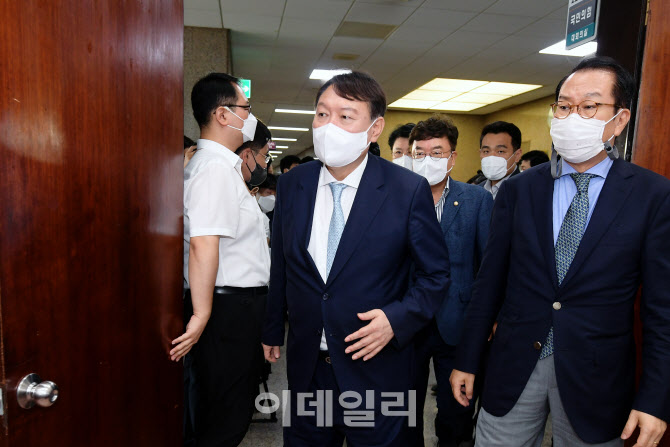 [포토]윤석열 “국민의힘과 정권교체”…이준석 “검증 방어논리 개발”