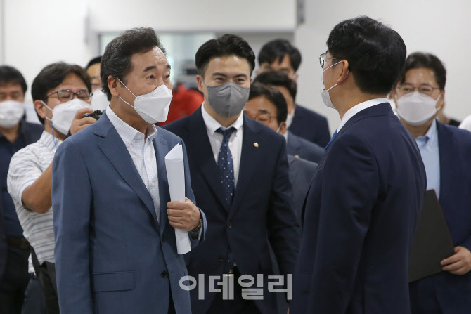 [포토]이야기 나누는 이낙연-박용진