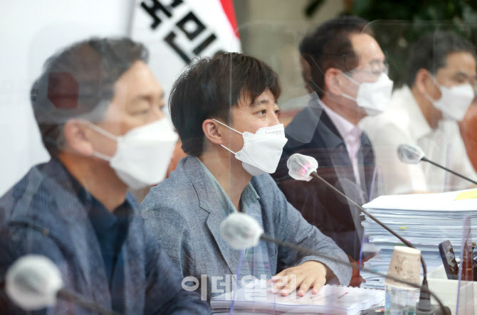 [포토]인사말하는 이준석