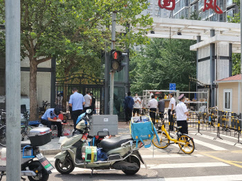 확진자 1명 아파트 전체 봉쇄…비상걸린 베이징 한인사회