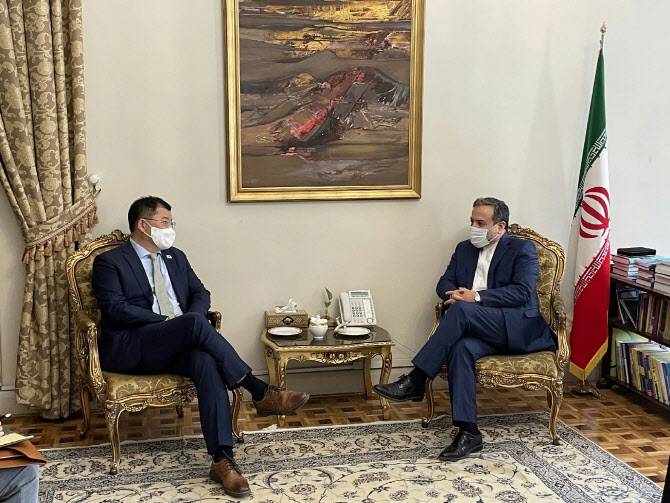 최종건, 이란외무차관과 회담…동결자금·JCPOA 협의