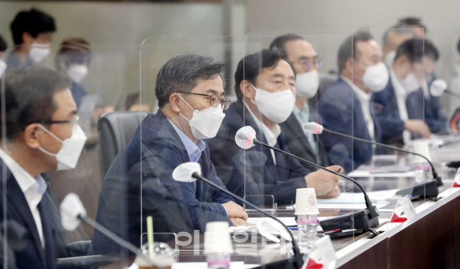 [포토]김동연 전 경제부총리, 중소기업인들과 간담회 가져