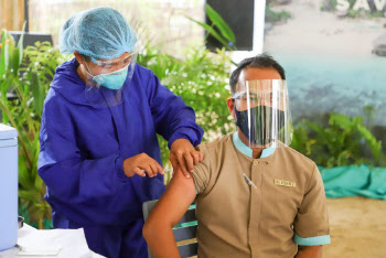 필리핀관광청, 관광업 종사자 백신 접종 속도 박차