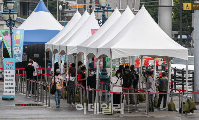 [포토]'브레이크 없는 코로나19 확산세'