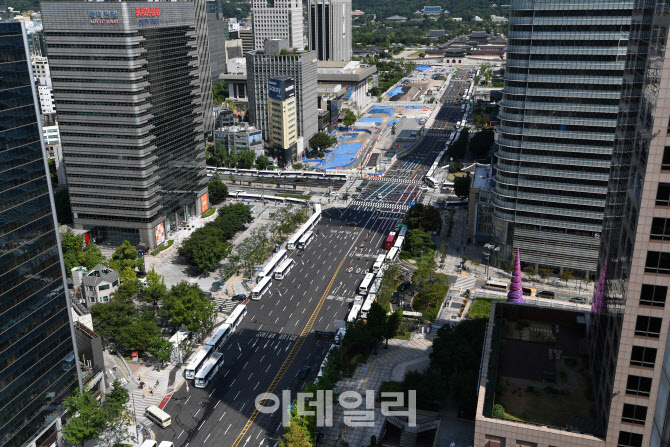 [포토]광복절 연휴 마지막 날, 도심 곳곳 차벽