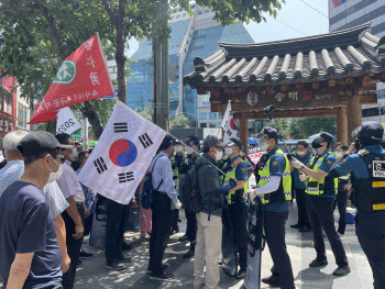 '광복절 황금연휴' 내내 방역위반 집회…애꿎은 시민들만 '우왕좌왕'(종합)