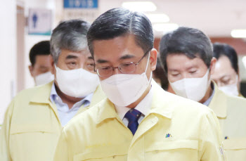 해군 女중사 사망 닷새만…서욱 “신고前 지원제도 조기도입” 지시