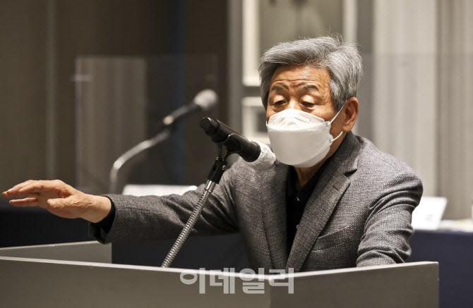 유인태 "신경민·황교익 양쪽 다 과해…빨리 정리해야"