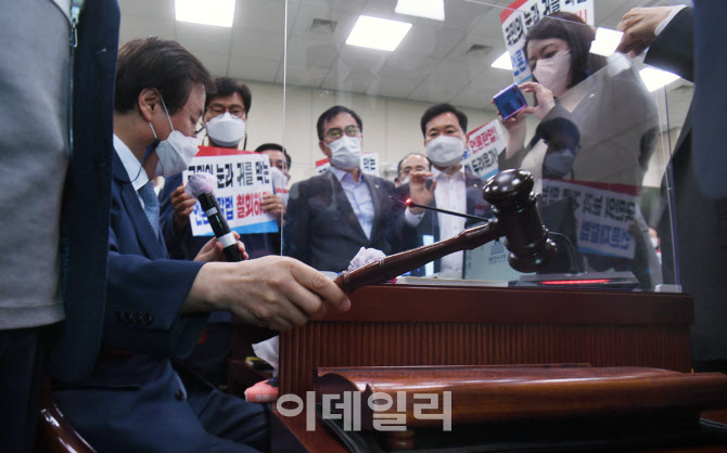 [포토]'징벌적 손해배상' 언론중재법 개정안, '국회 문체위 통과'