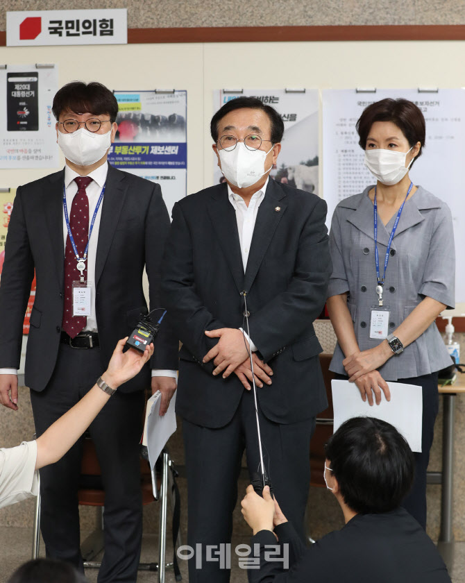 [포토]서병수, '경준위원원장 사퇴...선관위원장도 맡지 않겠다'