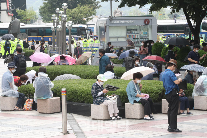 [포토]북적이는 광화문 일대