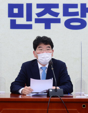 與 “전국민 재난지원금 추석 전까지 지급해야”