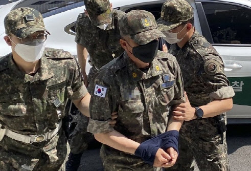 공군 李중사 ‘2차 가해’ 혐의 준사관 오늘 재판…공방 예상