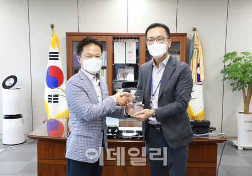 김정우 조달청장, 명예 제주도민 됐다
