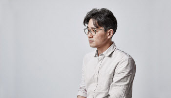 제8회 심훈문학대상에 소설가 장강명