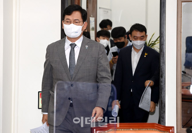 與, 언론중재법 전원위원회 개최 요구 가닥…오후 의총서 확정