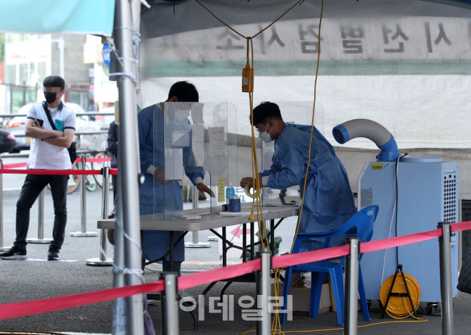 [포토] 검사 준비하는 의료진