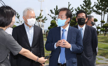 홍준표, 첫 강원공약 발표…동해항 북극항로 전진기지