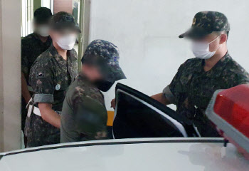 공군 李중사 모친, 가해자 엄벌 촉구 “딸 죽어서도 버림받아”