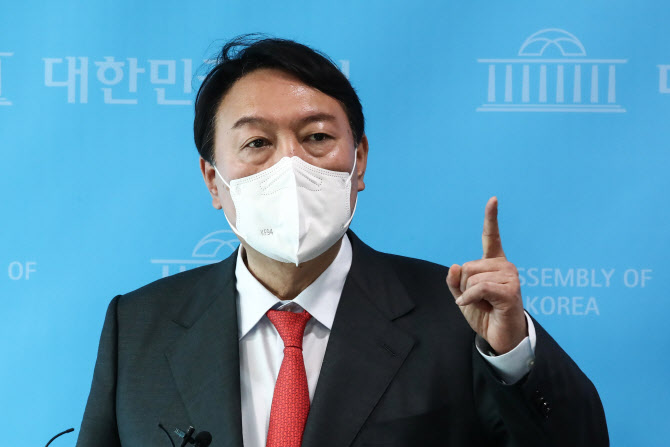 '尹 고발사주 의혹' 제보자, 공익신고자 여부에 권익위 “신청도 안했다”