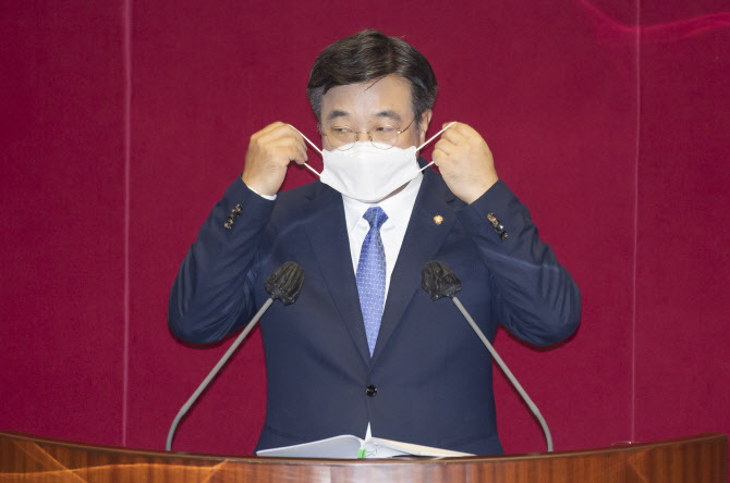 윤호중 “수구세력에 민주주의 못맡겨, 검찰개혁 2단계”(종합)