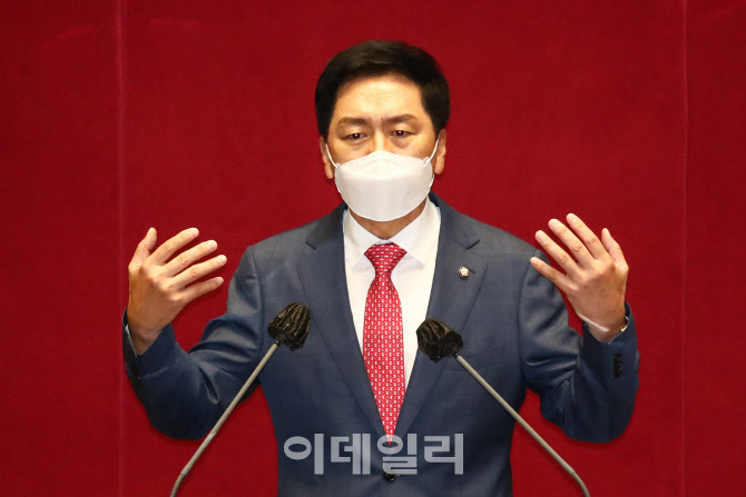 [포토]김기현, '언론재갈법 최대수혜자는 문 대통령'