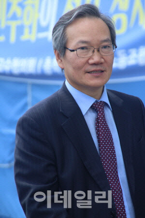 [단독]대학진단 탈락한 총장이 장학재단 이사장 응모 ‘논란’