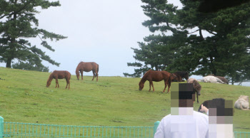 전국 대체로 맑아, 일부 지역 빗방울