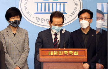 '초라한 성적표' 정세균, 결국 대선 경선 사퇴…與경선 요동치나(종합)