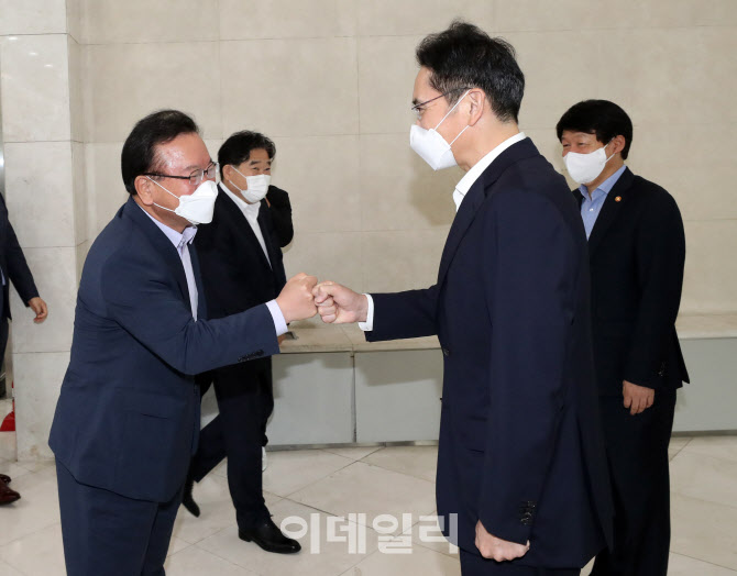 [포토]'삼성 청년 소프트웨어 아카데미' 교육 현장에서 만난 김부겸-이재용