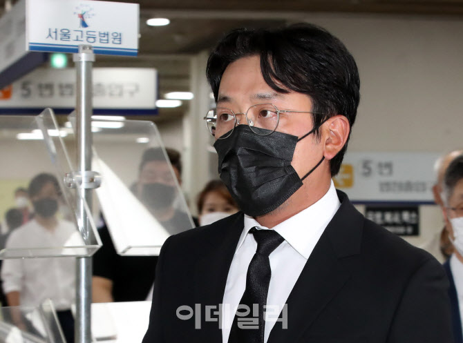 [포토]하정우, 마약류관리에관한법률위반(향정) 등 1심 선고 공판 출석