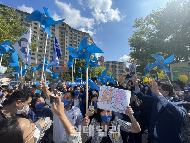 민주당 경선현장 '인산인해'…방역지침 위반에도 '나몰라라'