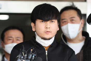 ‘세모녀 살해’ 김태현 사형 구형…유족 “당연한 결과”