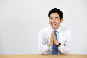 "100세 이상 국민연금 수급자 9년만에 5배 증가"