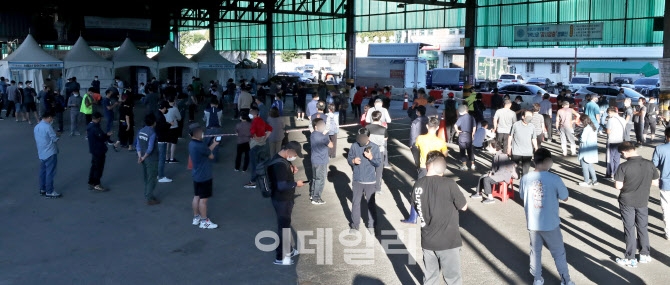 [포토]코로나19 확진자 1,794명 ... 전날보다 4명 적어