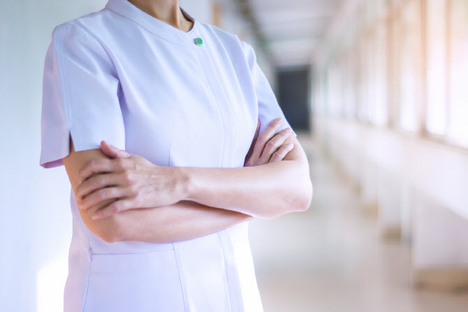 ‘간호사 탈의실·성관계 몰카’ 물리치료사 구속