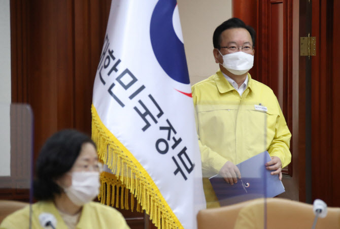 "죽지 못해 산다"…거리두기 연장에 소상공인 '망연자실'