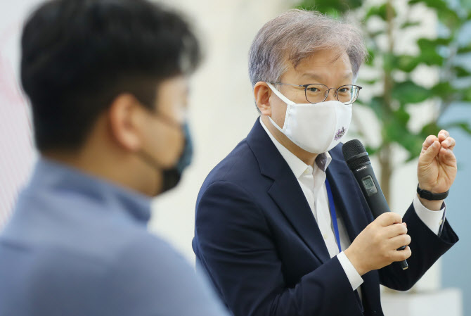 [현장에서]중고차에 플랫폼까지…중기부, ‘중재자’ 역할 준비됐나