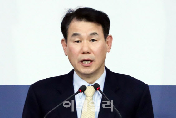 정은보 금감원장 "신용대출 자산 부실 가능성에 공감"