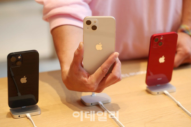 [포토]애플 ‘아이폰13’ 시리즈, 한손에 쏙