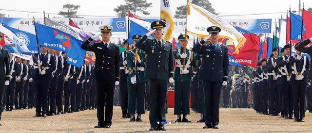 장려금 600만원으로..학사·ROTC 장교 혜택 커지나