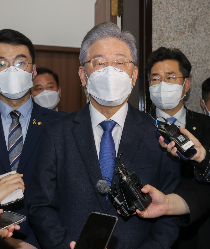 이재명 '낙선운동' 선언한 김부선…"이 나라 딸들 위한 선택"