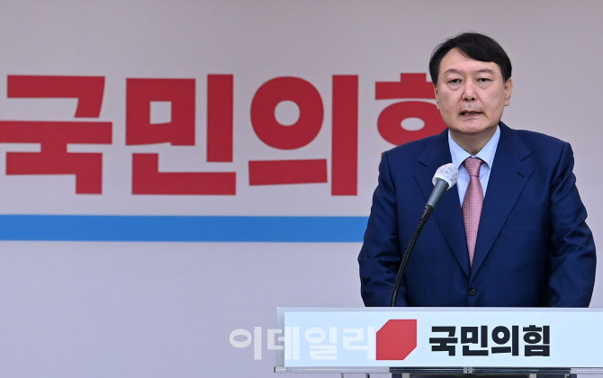 [포토]국민의힘 경기도당 주요당직자 만난 윤석열