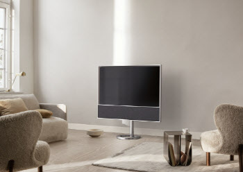 B&O, 48·55형 OLED TV '베오비전 콘투어' 국내 출시