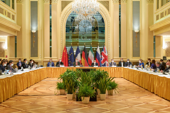 이란 "11월말 이전에 핵합의 협상 재개하기로 합의"
