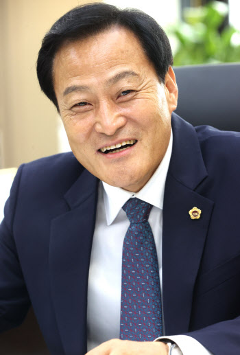 '긍정 아이콘' 장현국 경기도의회 의장의 수원사랑