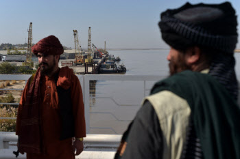 미군에 버려진 옛 아프간 요원들, 탈레반 피해 IS 합류